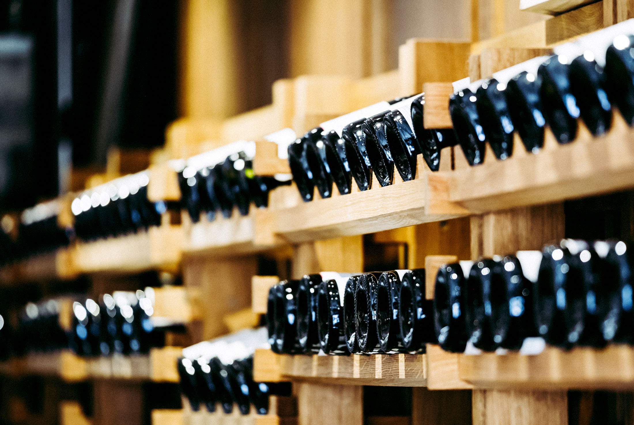 wine on rack, bourgogne