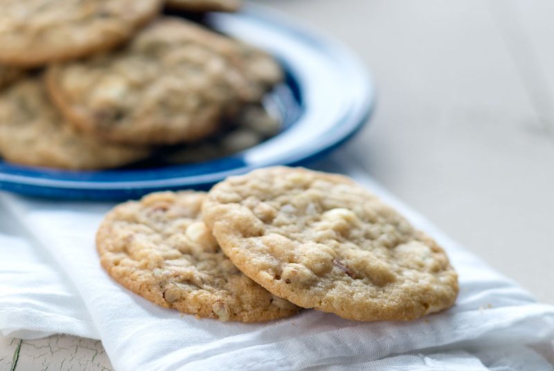 white chocolate pecan cookies