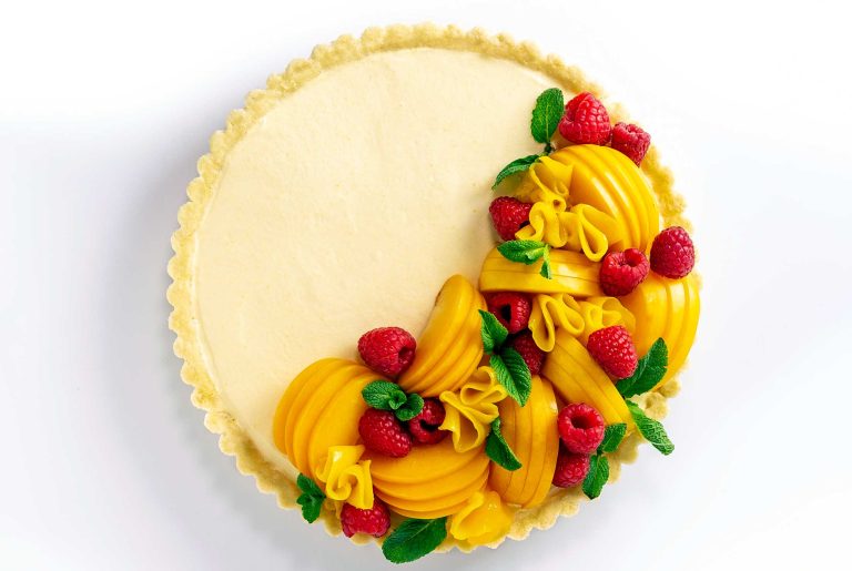 mango-plum-tart-with-mascarpone-cream-