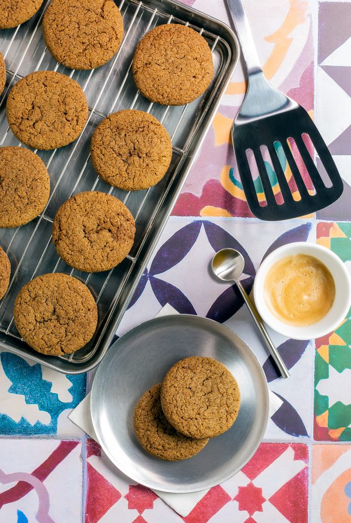 best soft and chewy molasses cookie recipeç