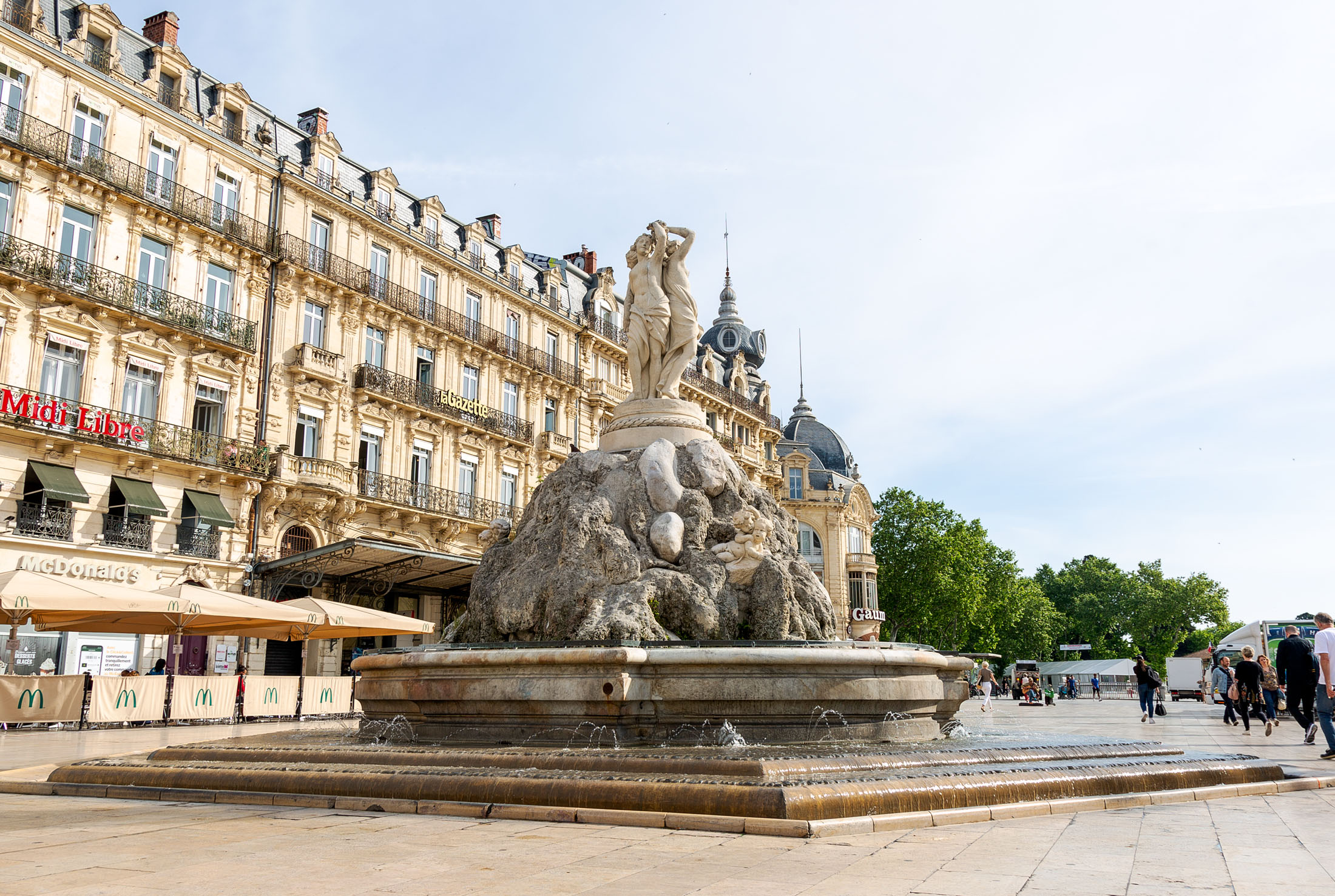 montpellier place de la comedie day