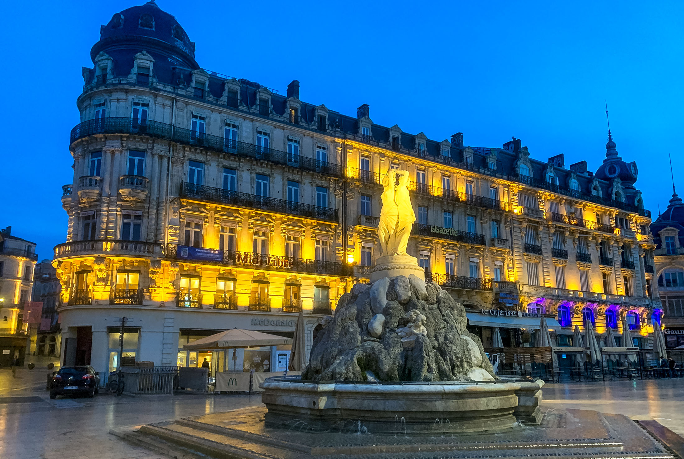 montpellier place de la comedie night