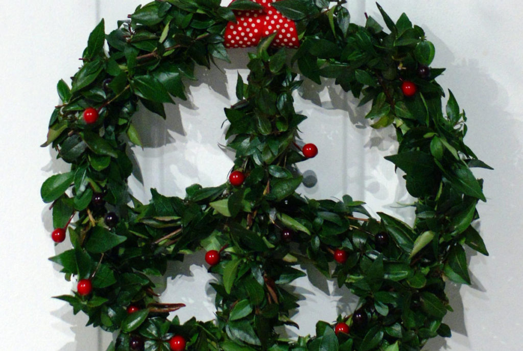 diy peace wreath