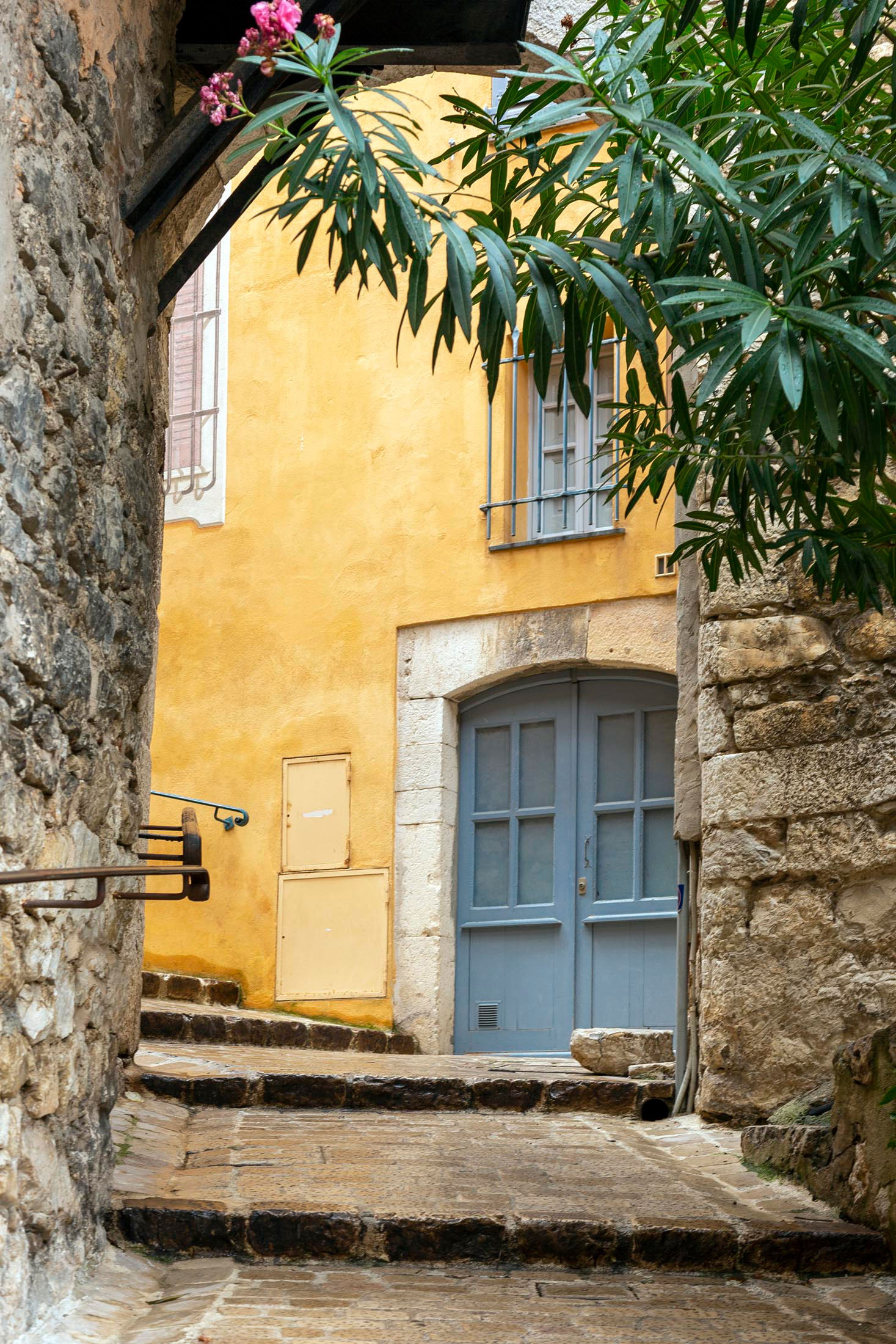 perched villages of côte d'azur - tourrettes sur loup